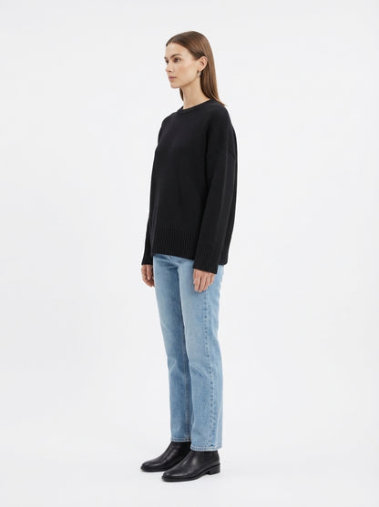 LadyLuxury | Oversized Knit Crewneck Sweater - Minimalist Winter Essential