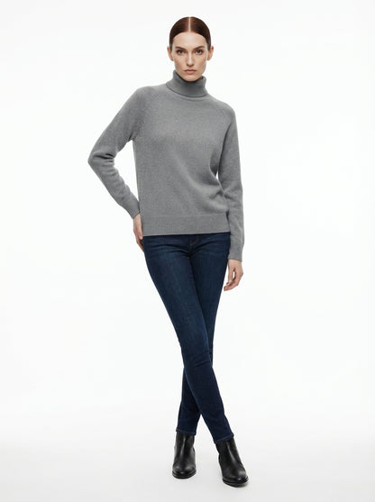 LadyLuxury | Cashmere Blend Oversized Turtleneck Sweater - Effortless Winter Minimalism