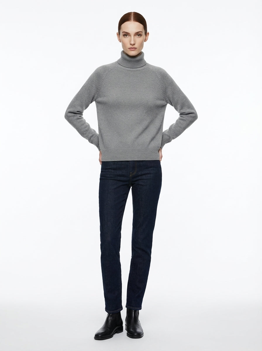 LadyLuxury | Cashmere Blend Oversized Turtleneck Sweater - Effortless Winter Minimalism