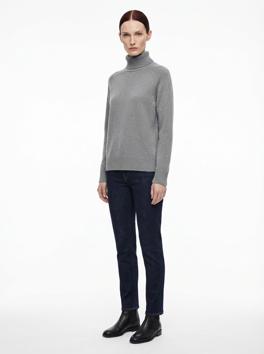 LadyLuxury | Cashmere Blend Oversized Turtleneck Sweater - Effortless Winter Minimalism