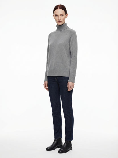 LadyLuxury | Cashmere Blend Oversized Turtleneck Sweater - Effortless Winter Minimalism