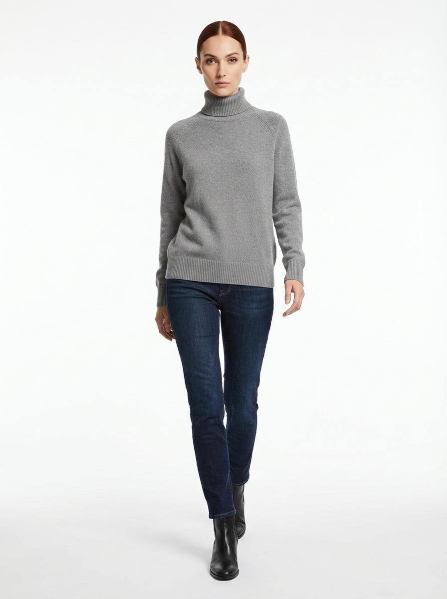 LadyLuxury | Cashmere Blend Oversized Turtleneck Sweater - Effortless Winter Minimalism