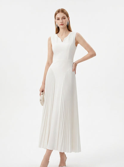 LadyLuxury | Elegant V-Neck Pleated Maxi Dress in White