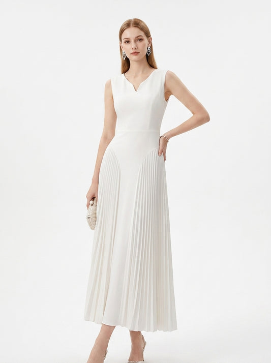 LadyLuxury | Elegant V-Neck Pleated Maxi Dress in White