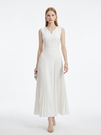 LadyLuxury | Elegant V-Neck Pleated Maxi Dress in White