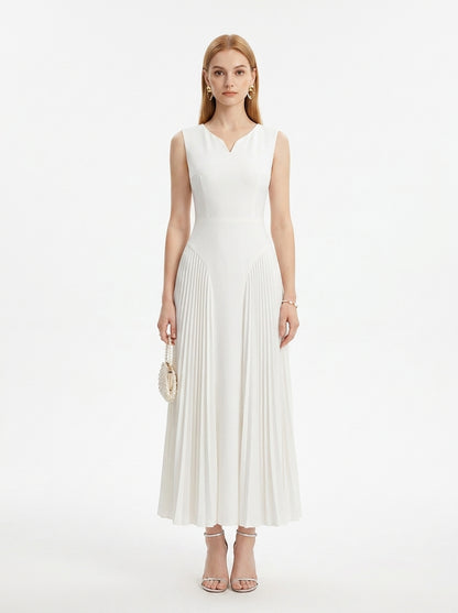 LadyLuxury | Elegant V-Neck Pleated Maxi Dress in White