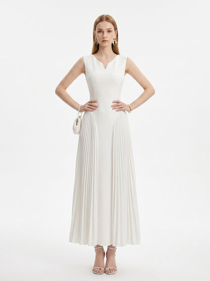 LadyLuxury | Elegant V-Neck Pleated Maxi Dress in White
