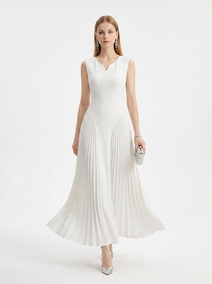 LadyLuxury | Elegant V-Neck Pleated Maxi Dress in White