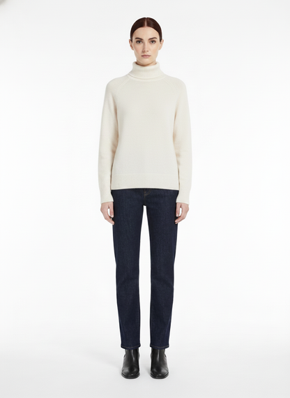 LadyLuxury | Cashmere Blend Oversized Turtleneck Sweater - Effortless Winter Minimalism