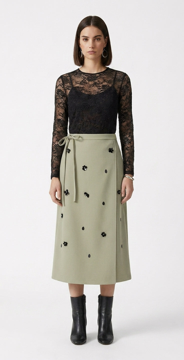 LadyLuxury | Elegant Anti-Wrinkle Midi Skirt with Nail Flower Detail