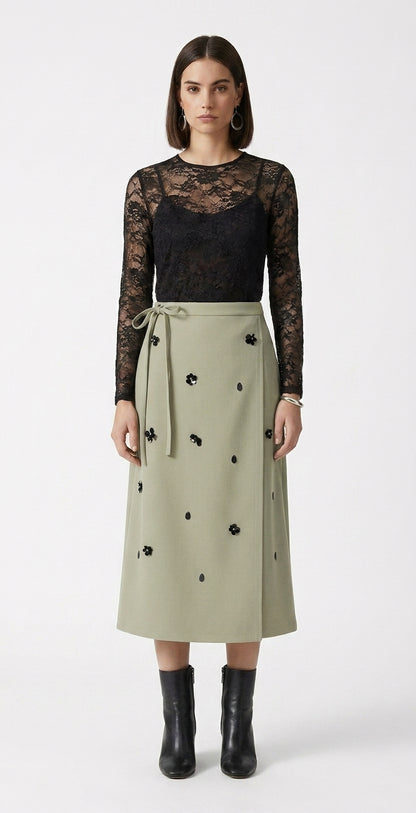 LadyLuxury | Elegant Anti-Wrinkle Midi Skirt with Nail Flower Detail